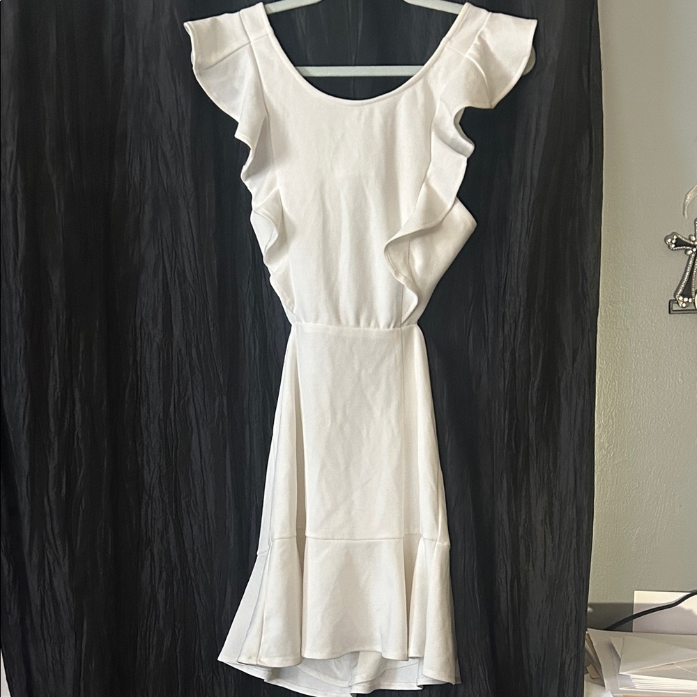 Selfie Leslie White Ruffle Open Back Mini Dress Small